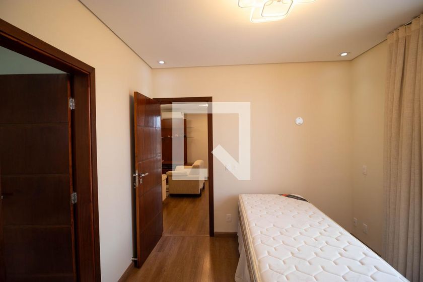 Casa à Venda - Swiss Park, 3 Quartos,  215 m2 em , Campinas - sp | SoloBR