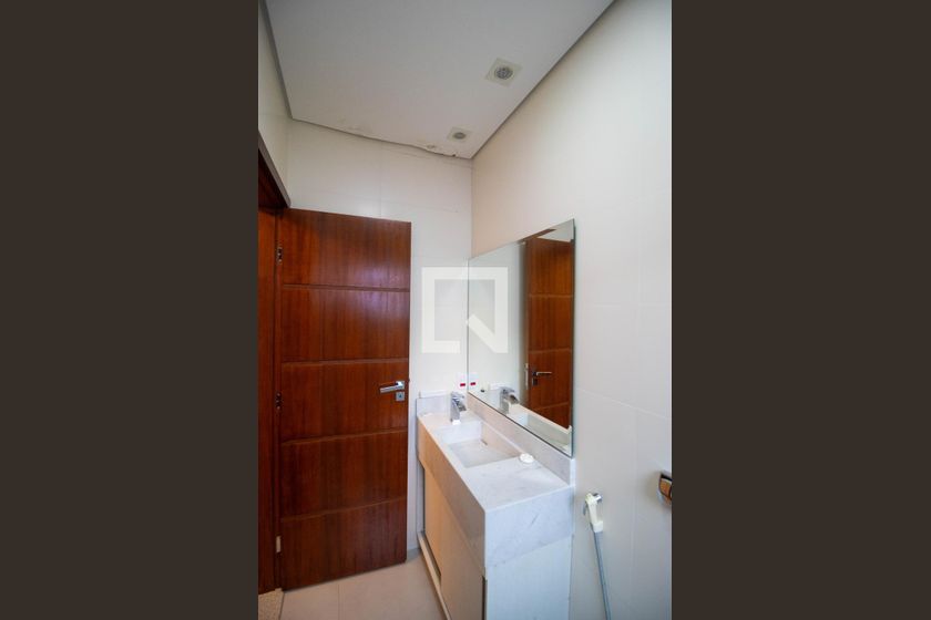 Casa à Venda - Swiss Park, 3 Quartos,  215 m2 em , Campinas - sp | SoloBR