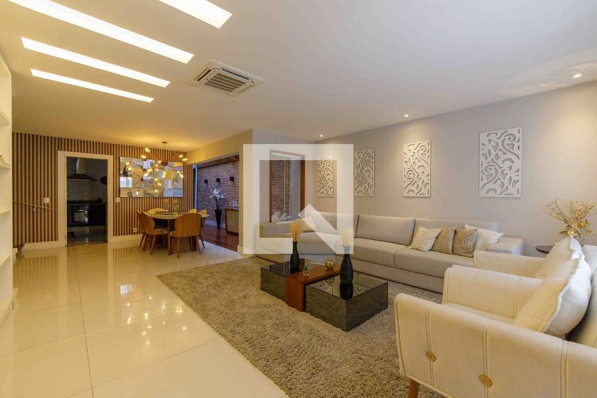 Casa, 4 quartos, 240 m² - Foto 1