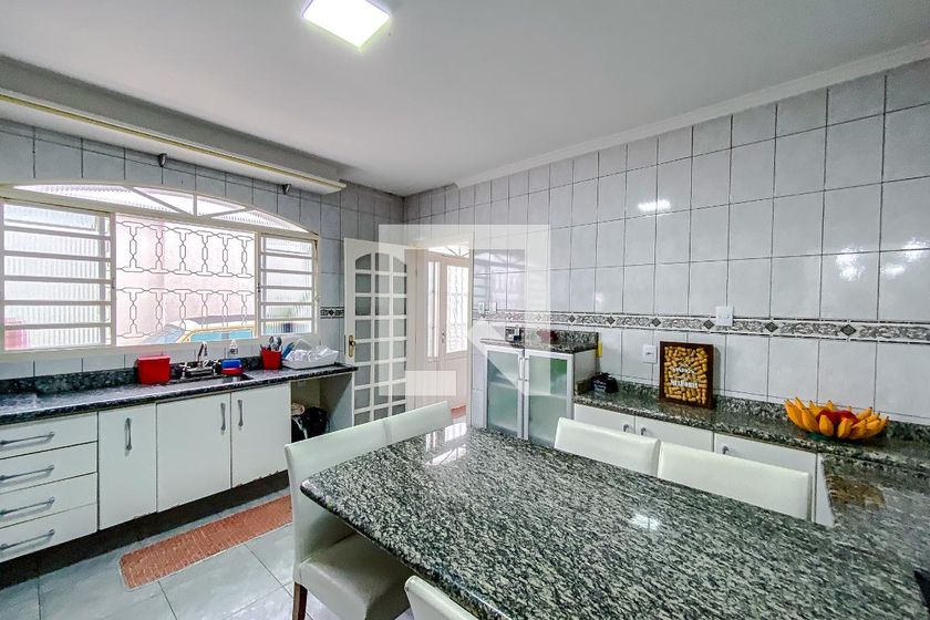 Casa, 3 quartos, 240 m² - Foto 74
