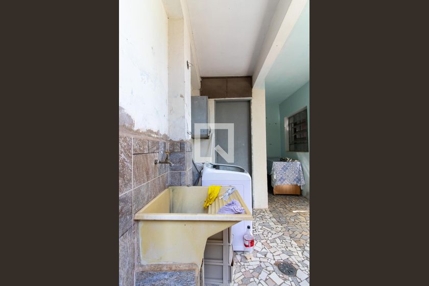 Casa à Venda - Jardim Santana, 2 Quartos,  385 m2 em , Campinas - sp | SoloBR