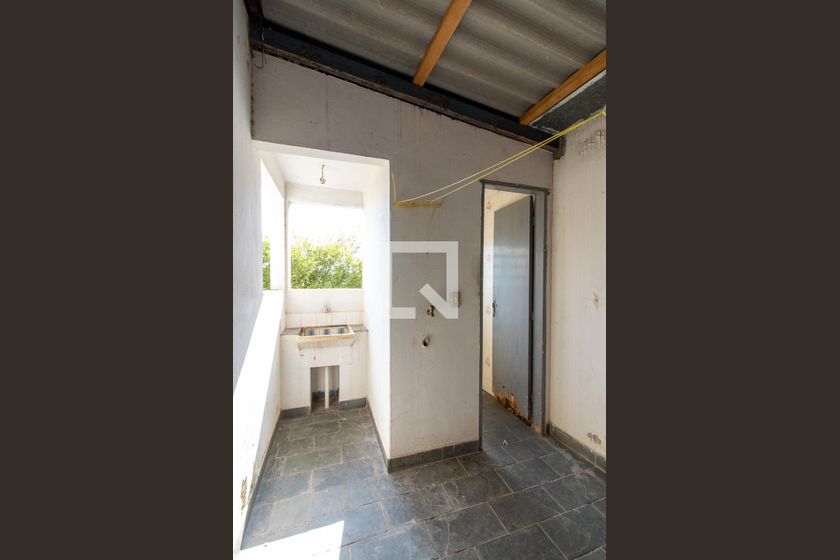 Casa à Venda - Jardim Santana, 2 Quartos,  385 m2 em , Campinas - sp | SoloBR