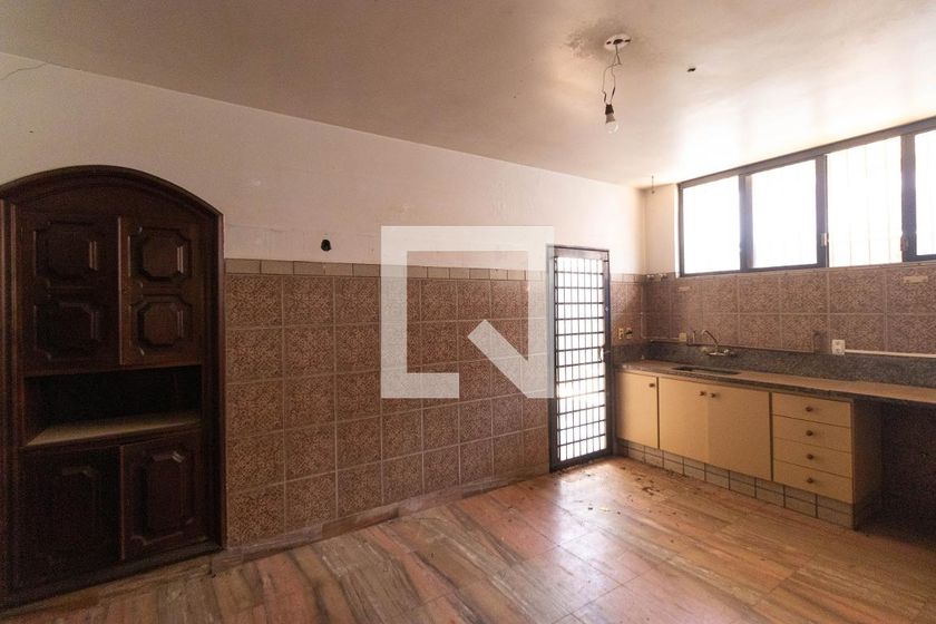 Casa à Venda - Nova Campinas, 4 Quartos,  357 m2 em , Campinas - sp | SoloBR