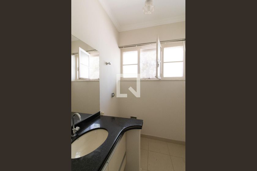 Casa à Venda - Nova Campinas, 4 Quartos,  270 m2 em , Campinas - sp | SoloBR
