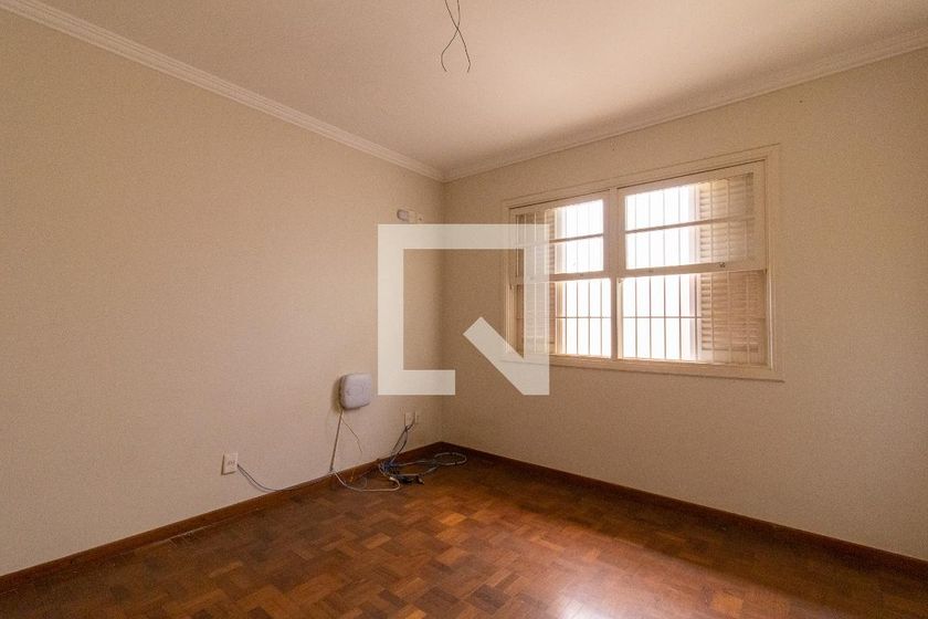 Casa à Venda - Nova Campinas, 4 Quartos,  270 m2 em , Campinas - sp | SoloBR