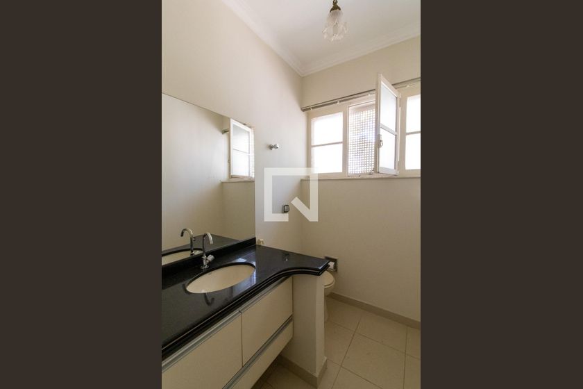 Casa à Venda - Nova Campinas, 4 Quartos,  270 m2 em , Campinas - sp | SoloBR