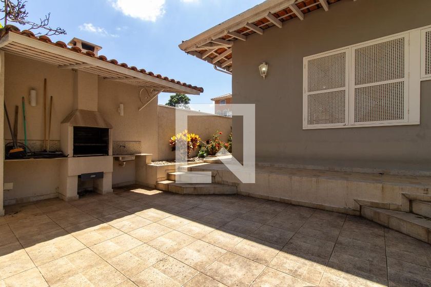 Casa à Venda - Nova Campinas, 4 Quartos,  270 m2 em , Campinas - sp | SoloBR