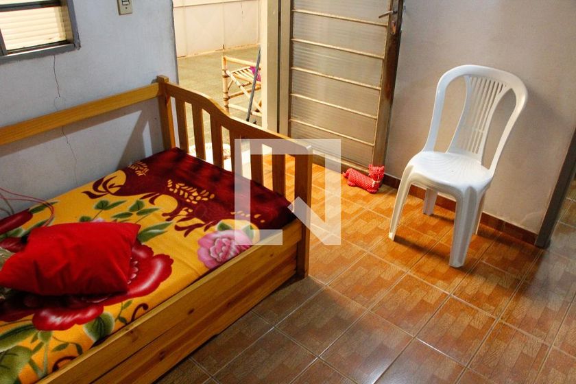 Casa à Venda - Mansões Santo Antônio, 2 Quartos,  250 m2 em , Campinas - sp | SoloBR