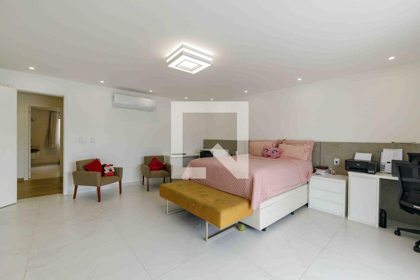 Casa, 4 quartos, 270 m² - Foto 47