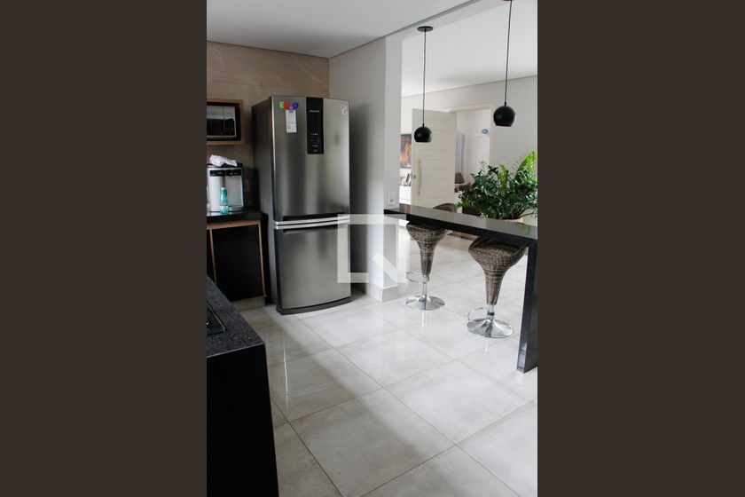 Casa à Venda - Jardim Santana, 5 Quartos,  200 m2 em , Campinas - sp | SoloBR