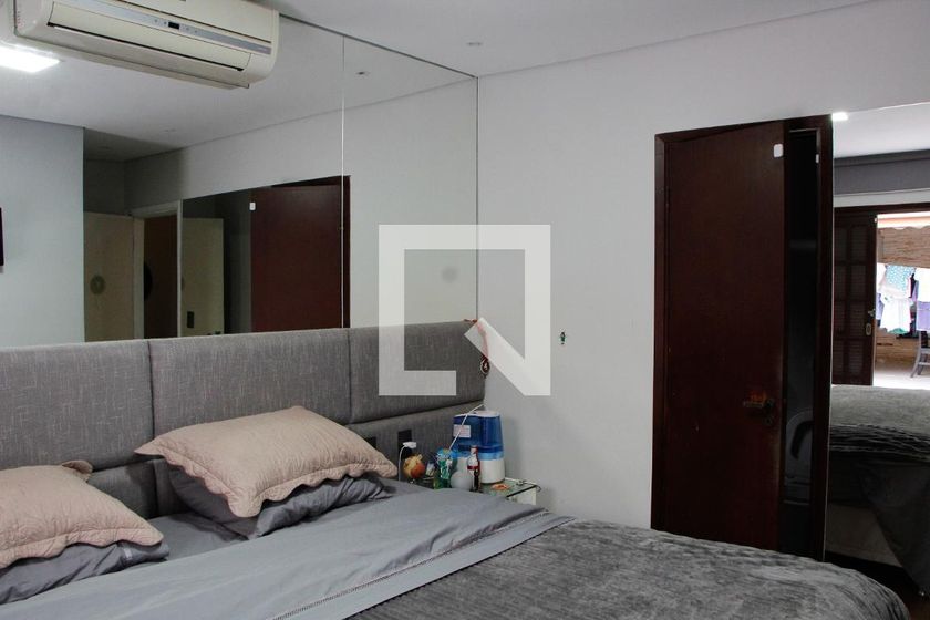 Casa à Venda - Jardim Santana, 5 Quartos,  200 m2 em , Campinas - sp | SoloBR