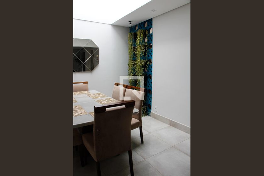 Casa à Venda - Jardim Santana, 5 Quartos,  200 m2 em , Campinas - sp | SoloBR