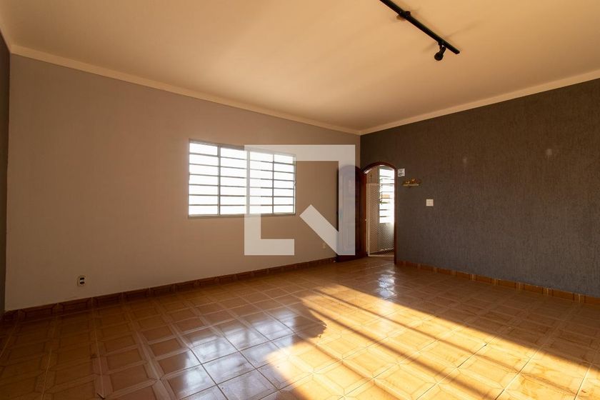 Casa à Venda - Barão Geraldo - Centro, 4 Quartos,  180 m2 em , Campinas - sp | SoloBR