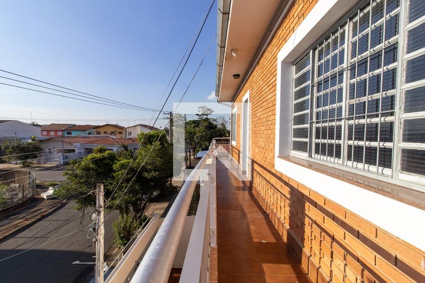 Casa à Venda - Barão Geraldo - Centro, 4 Quartos,  180 m2 em , Campinas - sp | SoloBR