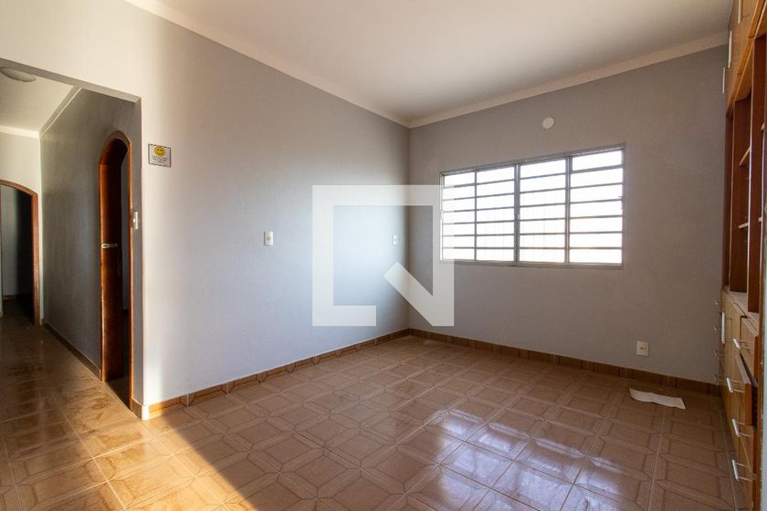 Casa à Venda - Barão Geraldo - Centro, 4 Quartos,  180 m2 em , Campinas - sp | SoloBR