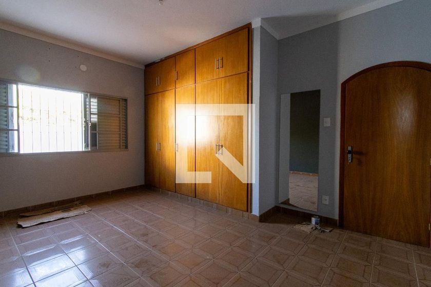 Casa à Venda - Barão Geraldo - Centro, 4 Quartos,  180 m2 em , Campinas - sp | SoloBR