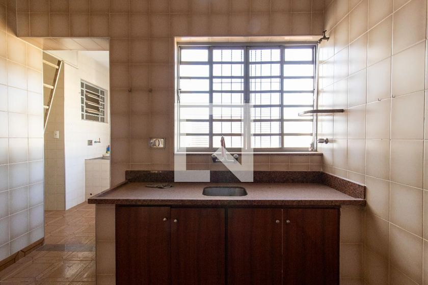 Casa à Venda - Barão Geraldo - Centro, 4 Quartos,  180 m2 em , Campinas - sp | SoloBR