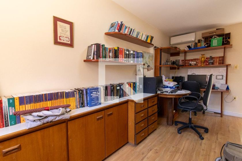 Casa à Venda - Cambuí, 5 Quartos,  304 m2 em , Campinas - sp | SoloBR