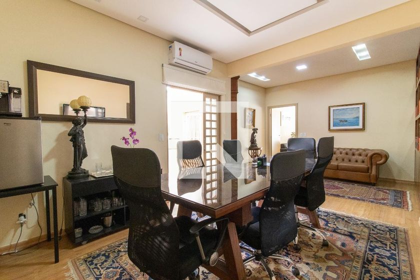Casa à Venda - Cambuí, 5 Quartos,  304 m2 em , Campinas - sp | SoloBR