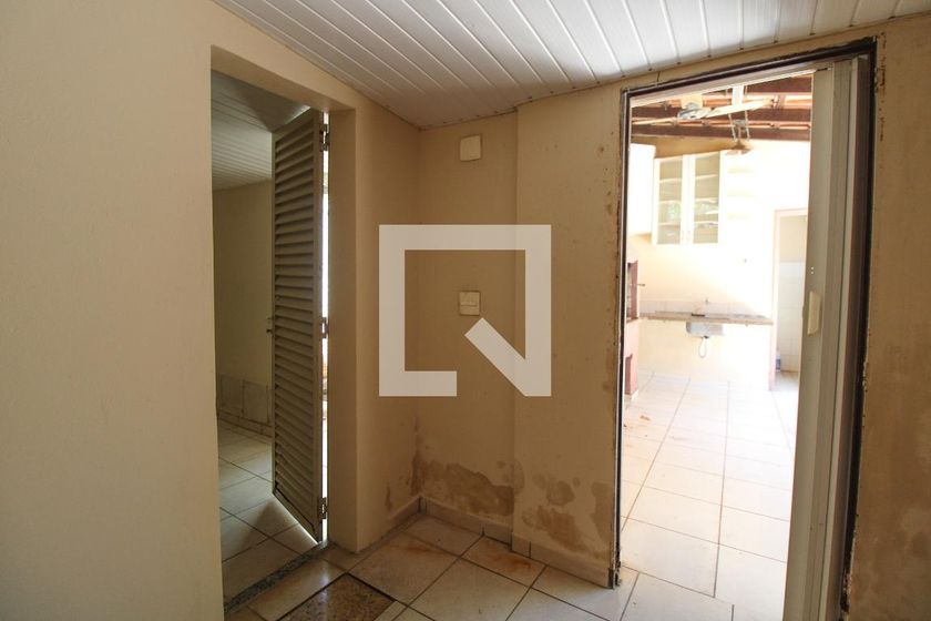 Casa à Venda - Jardim Planalto, 2 Quartos,  330 m2 em , Campinas - sp | SoloBR