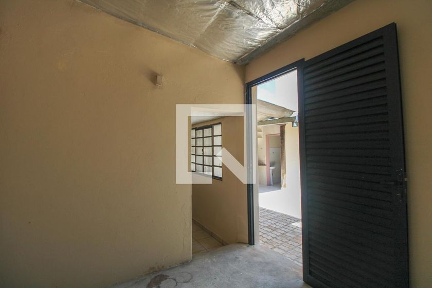 Casa à Venda - Jardim Planalto, 2 Quartos,  330 m2 em , Campinas - sp | SoloBR