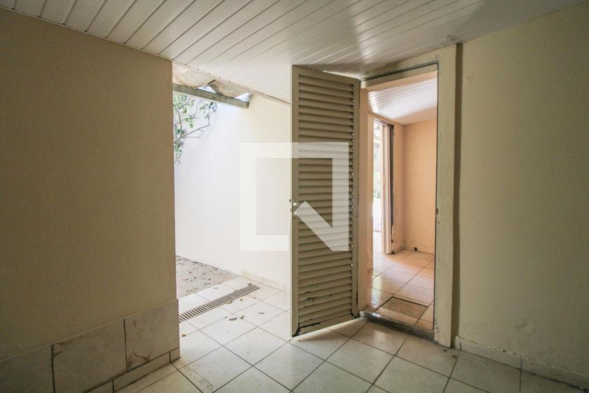 Casa à Venda - Jardim Planalto, 2 Quartos,  330 m2 em , Campinas - sp | SoloBR