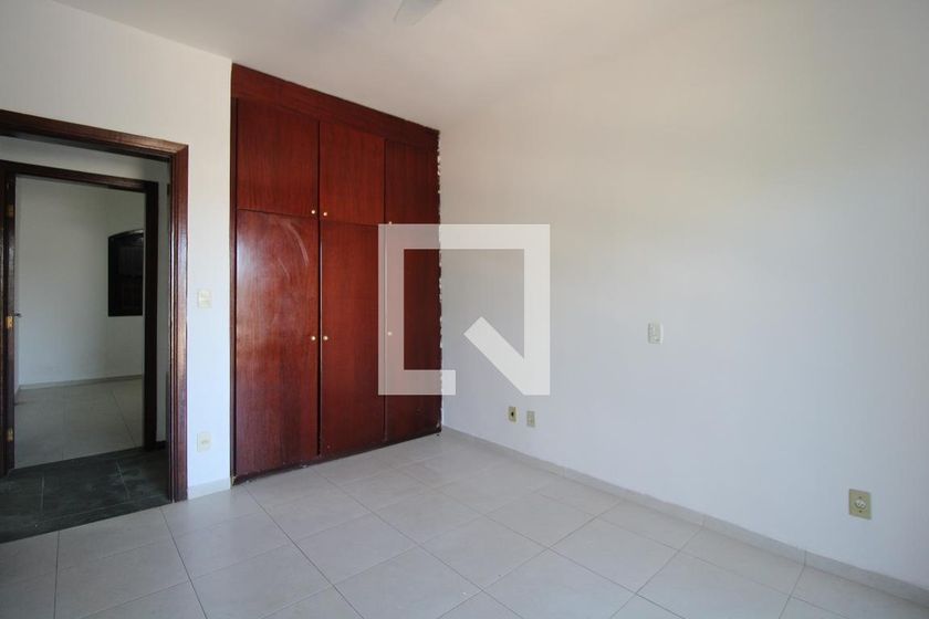 Casa à Venda - Jardim Planalto, 2 Quartos,  330 m2 em , Campinas - sp | SoloBR