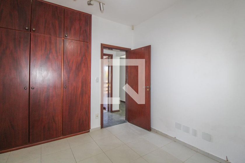 Casa à Venda - Jardim Planalto, 2 Quartos,  330 m2 em , Campinas - sp | SoloBR
