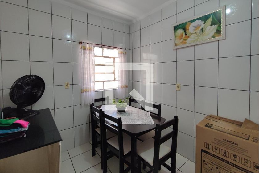 Casa à Venda - Parque Prado, 2 Quartos,  150 m2 em , Campinas - sp | SoloBR