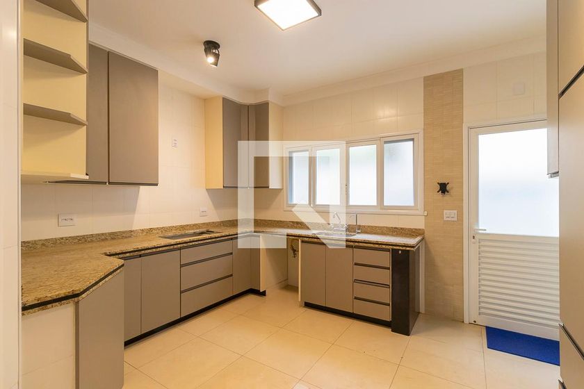Casa à Venda - Swiss Park, 4 Quartos,  360 m2 em , Campinas - sp | SoloBR