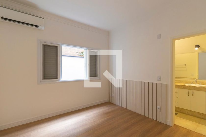 Casa à Venda - Swiss Park, 4 Quartos,  360 m2 em , Campinas - sp | SoloBR