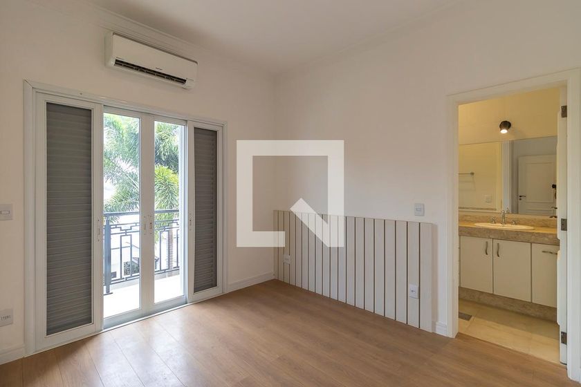 Casa à Venda - Swiss Park, 4 Quartos,  360 m2 em , Campinas - sp | SoloBR