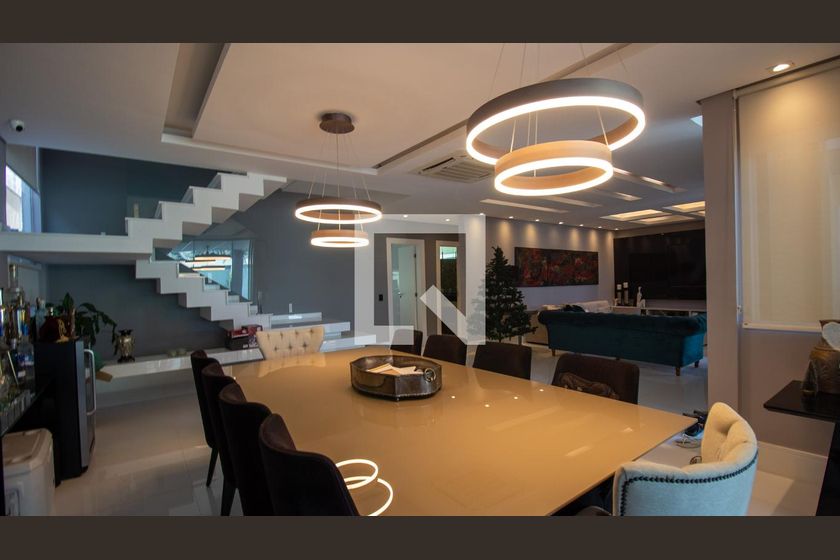 Casa, 5 quartos, 657 m² - Foto 1