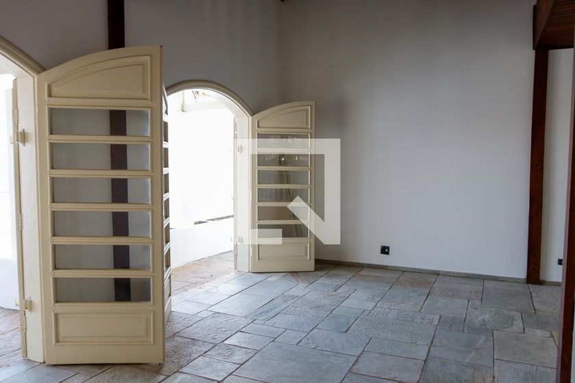 Casa, 5 quartos, 210 m² - Foto 2
