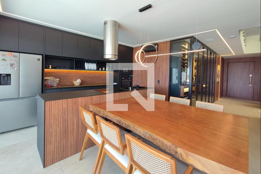 Casa à Venda - Swiss Park, 3 Quartos,  290 m2 em , Campinas - sp | SoloBR