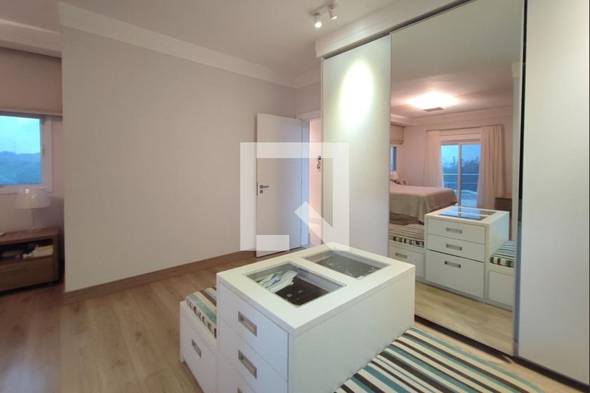 Casa à Venda - Swiss Park, 3 Quartos,  540 m2 em , Campinas - sp | SoloBR