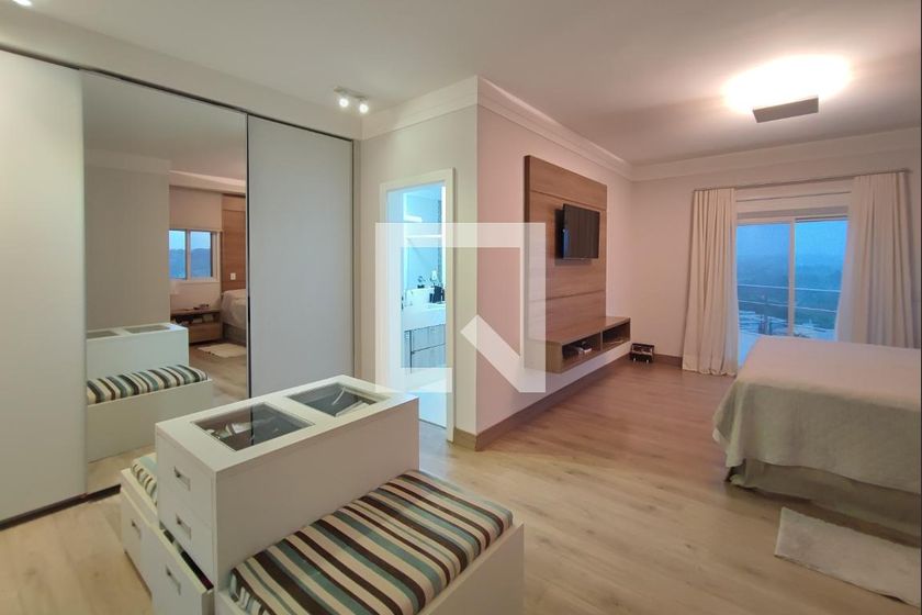 Casa à Venda - Swiss Park, 3 Quartos,  540 m2 em , Campinas - sp | SoloBR