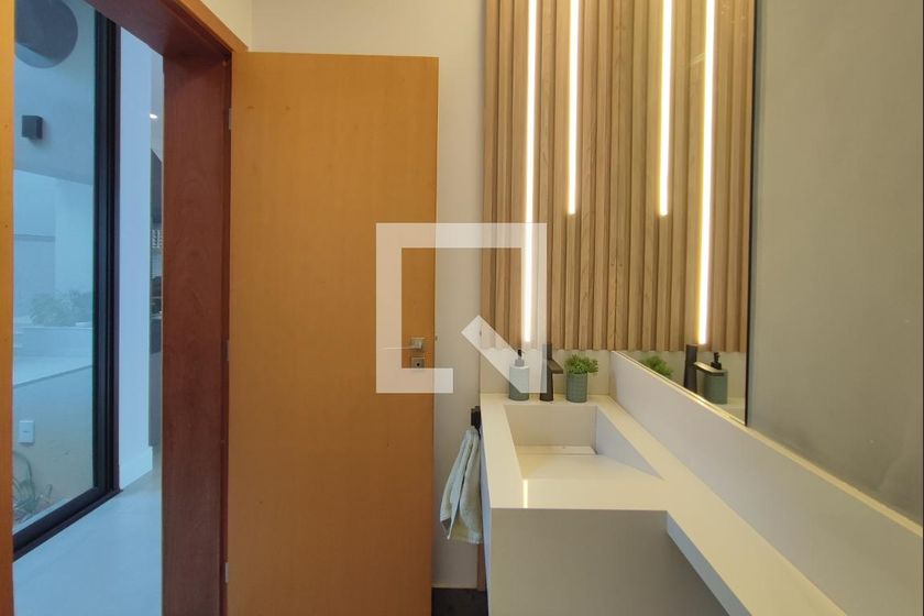 Casa à Venda - Swiss Park, 3 Quartos,  290 m2 em , Campinas - sp | SoloBR