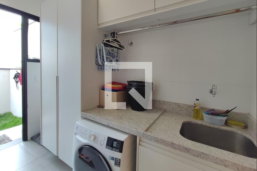 Casa à Venda - Swiss Park, 3 Quartos,  290 m2 em , Campinas - sp | SoloBR