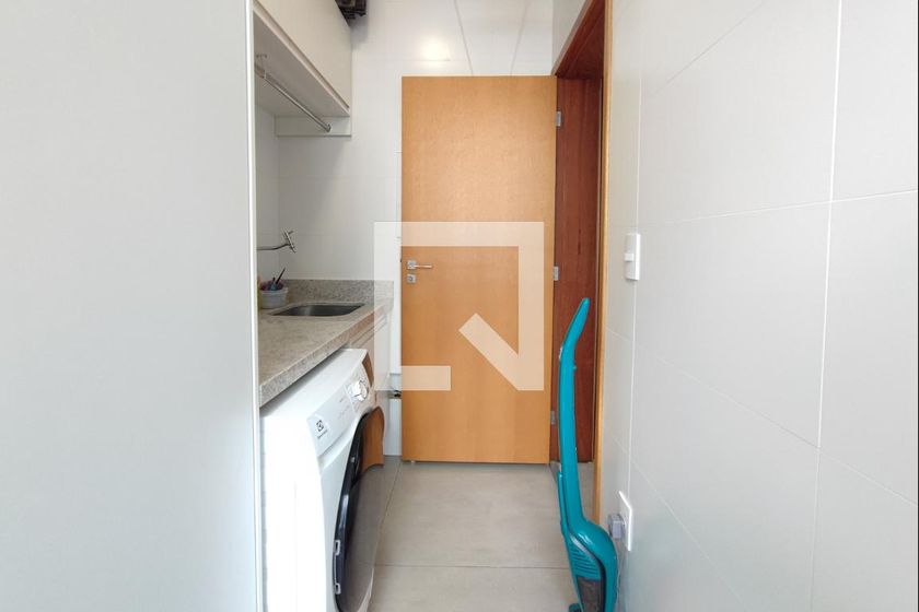 Casa à Venda - Swiss Park, 3 Quartos,  290 m2 em , Campinas - sp | SoloBR