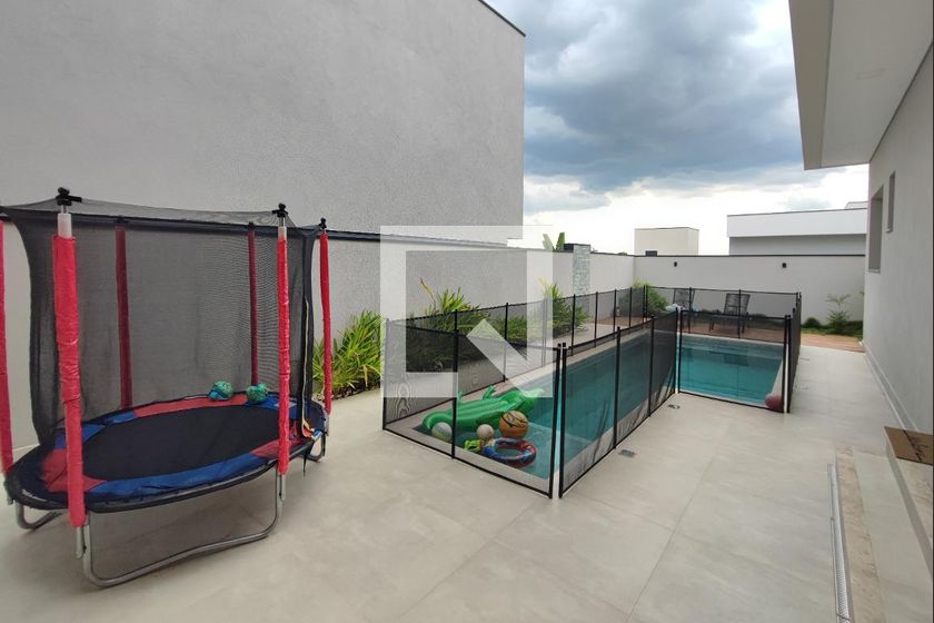 Casa à Venda - Swiss Park, 3 Quartos,  290 m2 em , Campinas - sp | SoloBR