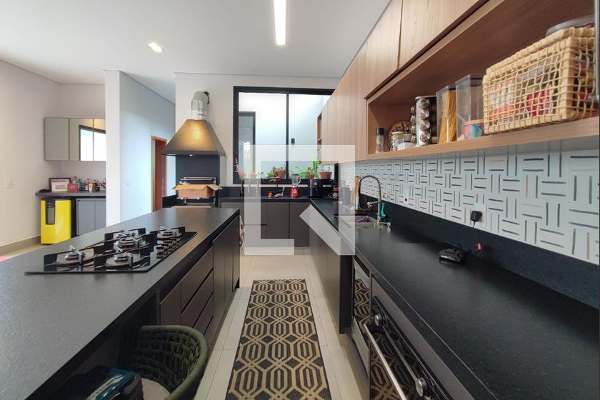 Casa à Venda - Swiss Park, 3 Quartos,  290 m2 em , Campinas - sp | SoloBR