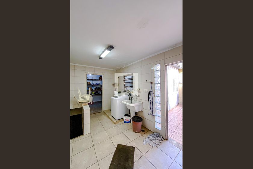 Casa, 3 quartos, 230 m² - Foto 35