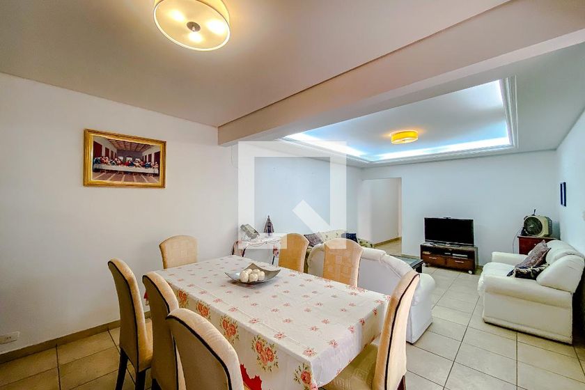 Casa, 3 quartos, 230 m² - Foto 1