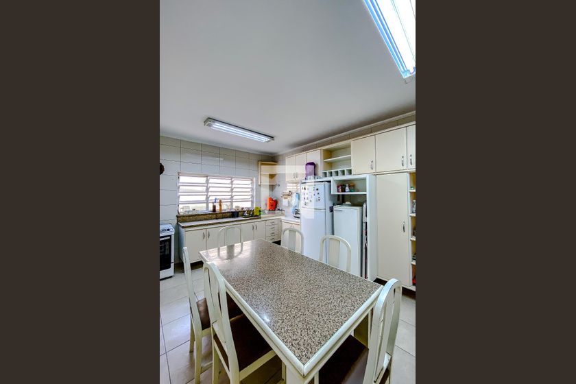 Casa, 3 quartos, 230 m² - Foto 30