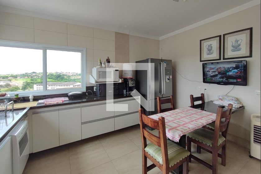 Casa à Venda - Jardim do Lago, 4 Quartos,  335 m2 em , Campinas - sp | SoloBR