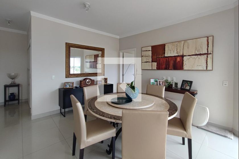 Casa à Venda - Jardim do Lago, 4 Quartos,  335 m2 em , Campinas - sp | SoloBR
