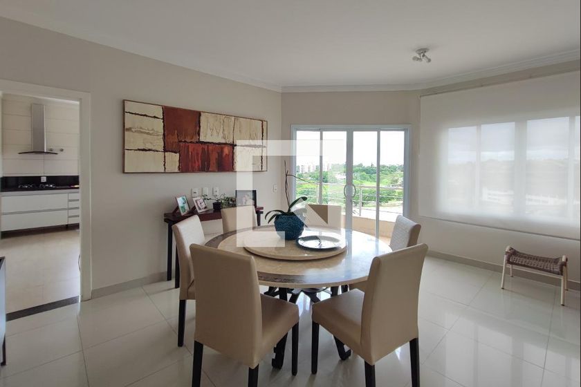 Casa à Venda - Jardim do Lago, 4 Quartos,  335 m2 em , Campinas - sp | SoloBR