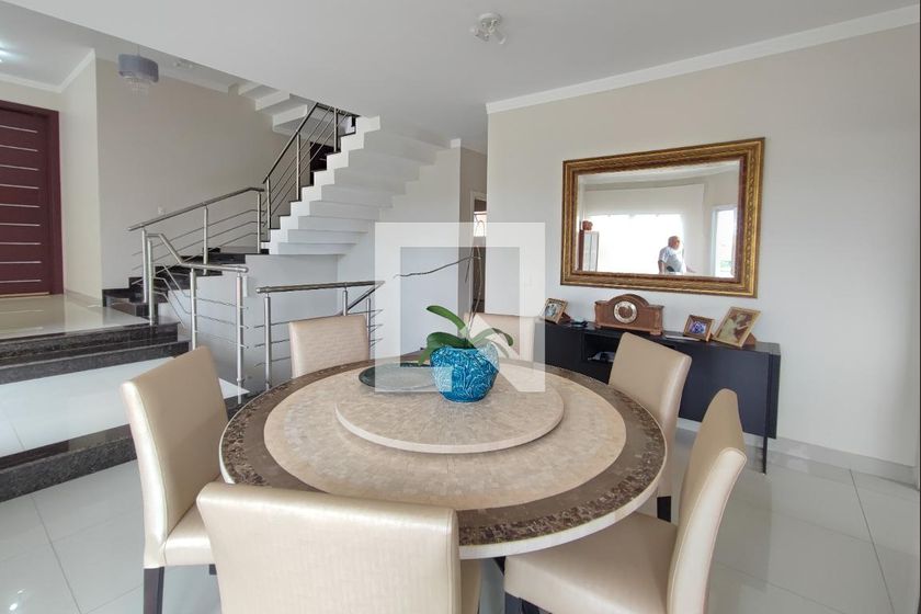 Casa à Venda - Jardim do Lago, 4 Quartos,  335 m2 em , Campinas - sp | SoloBR