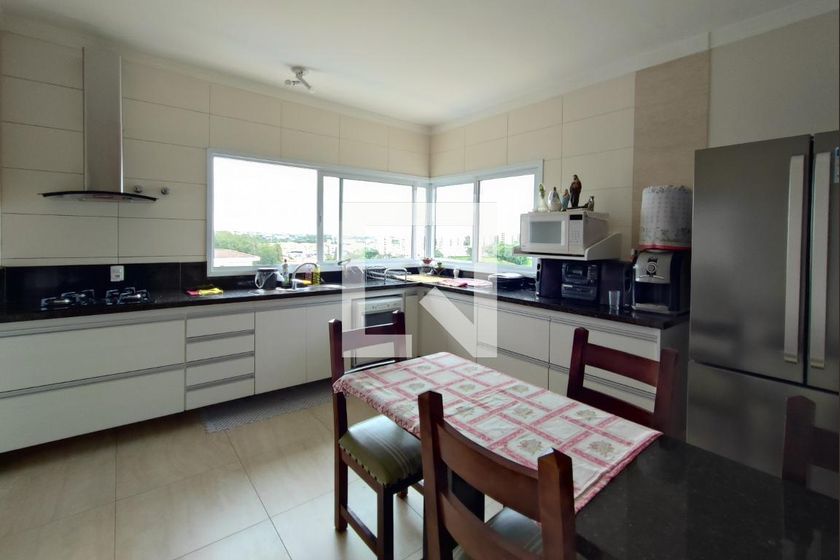 Casa à Venda - Jardim do Lago, 4 Quartos,  335 m2 em , Campinas - sp | SoloBR